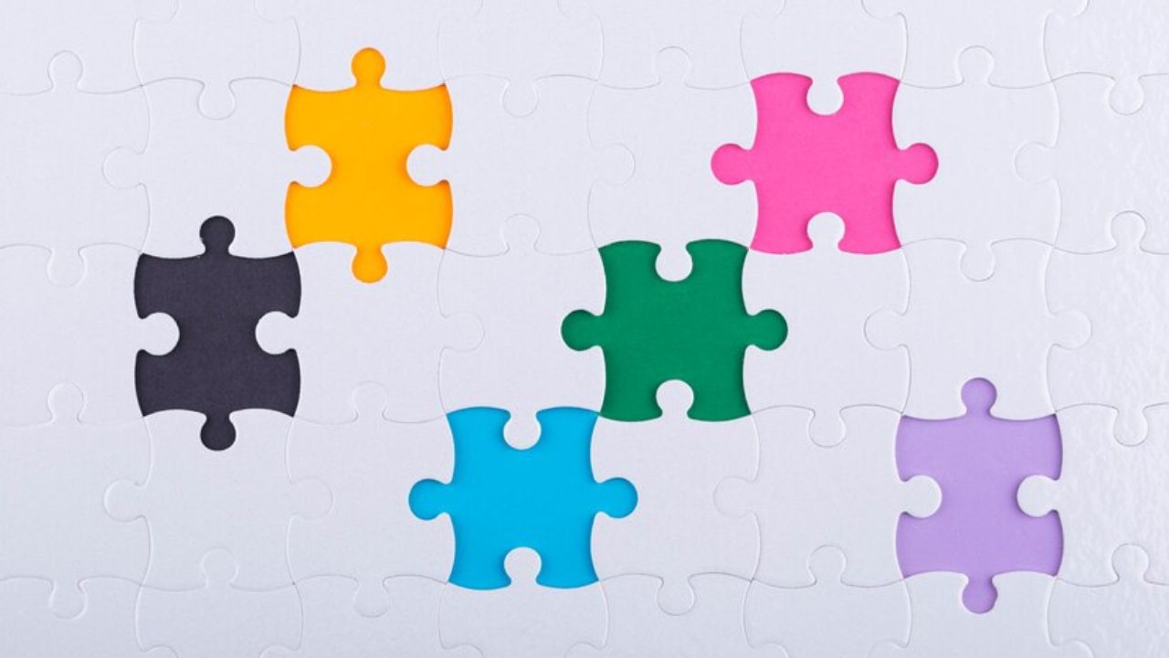 Difference in 1 and 8 Light Sources for Jigsaw Puzzles